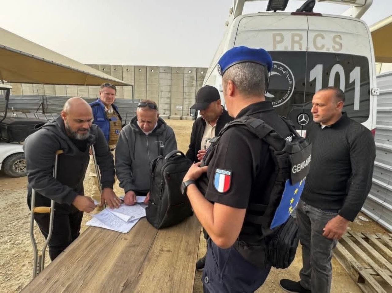 فصائل المقاومة تدين الانتهاكات بحق العائدين في معبر رفح وتطالب بفتح المعابر فوراً