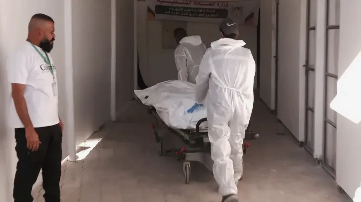 الصحة بغزة تعلن وصول 54 جثماناً و66 صندوق أشلاء إلى مجمع الشفاء