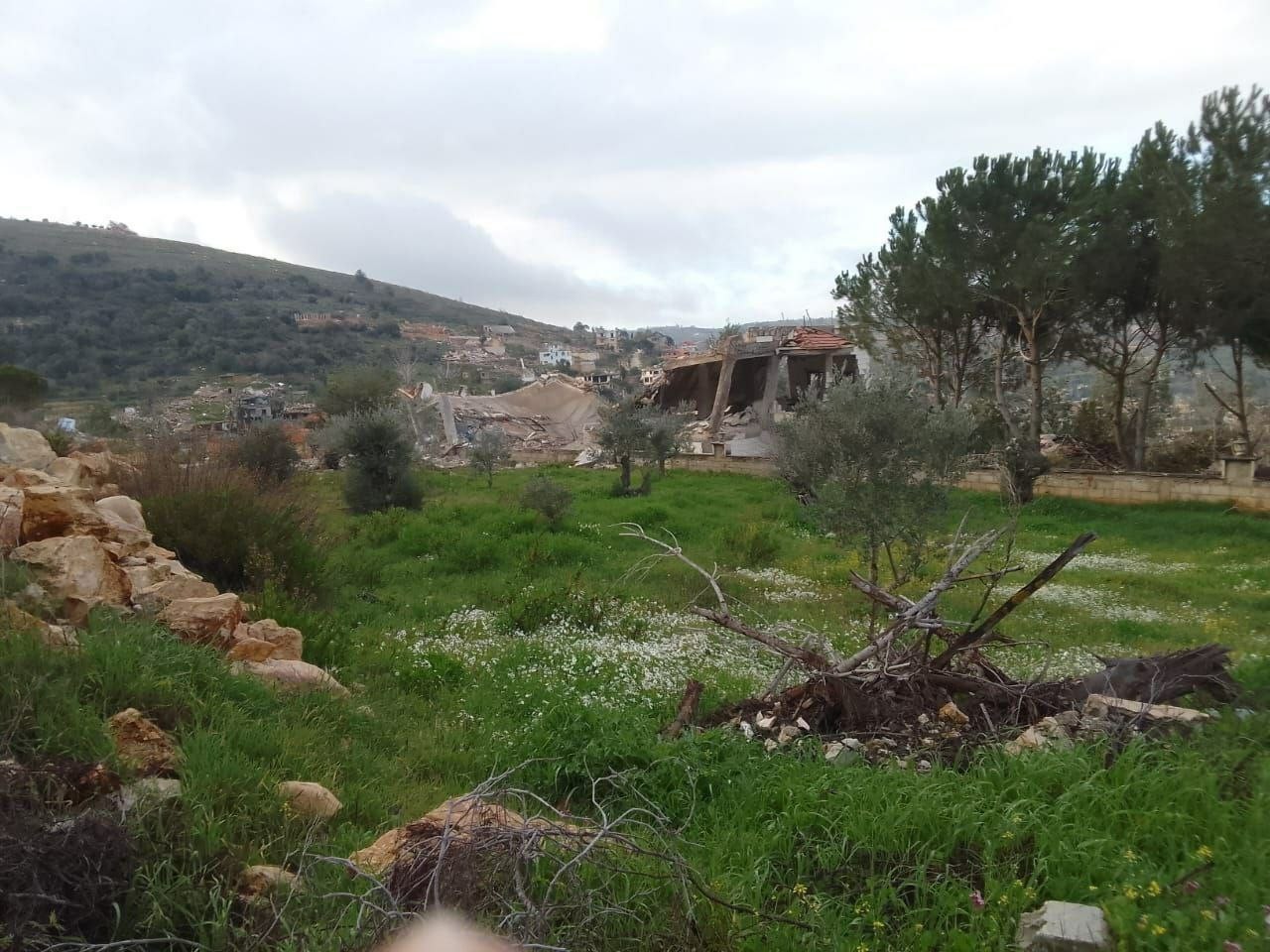 مسيّرة (إسرائيلية) تدمّر منزلاً في بلدة عديسة جنوب لبنان