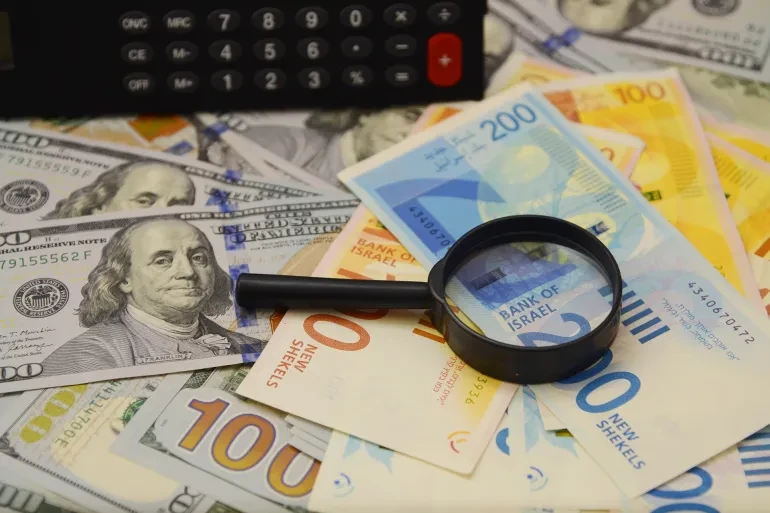 تراجع طفيف للدولار إلى 3.08 شيكل وسط تباطؤ التضخم