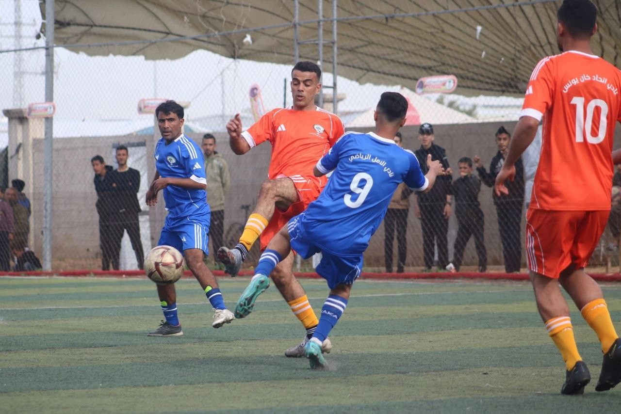 6 انتصارات في افتتاح البطولة التنشيطية لكرة القدم للصالات في غزة