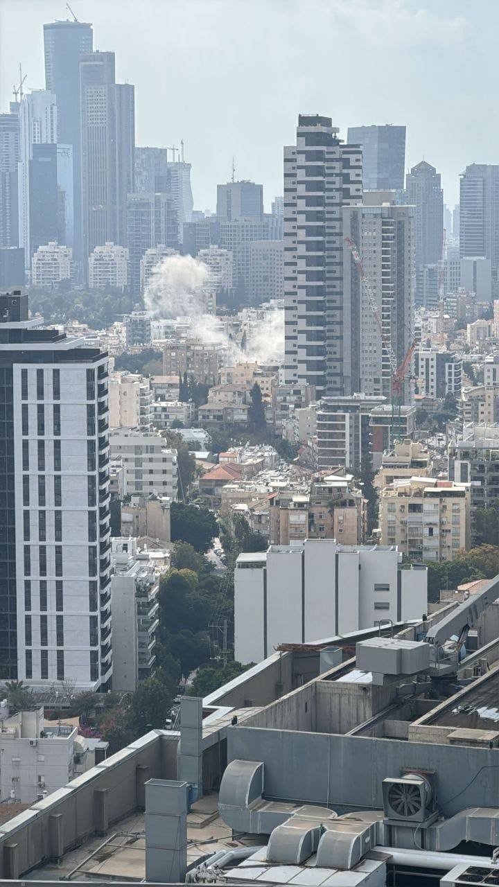 صورة من "رامات غان" بالداخل المحتل بعد سقوط صواريخ من ايران عليها