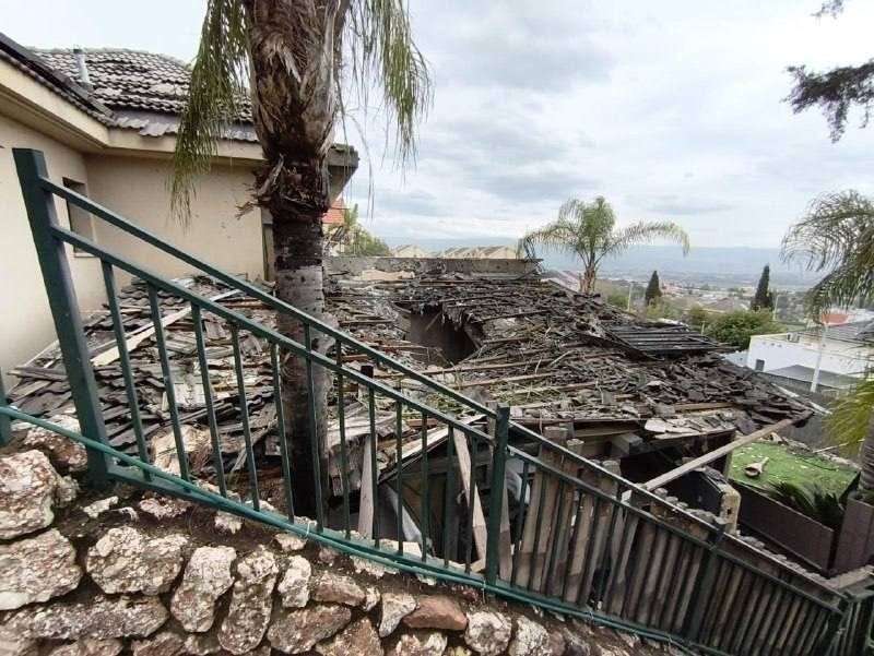 مستوطنة "كريات شمونة" جراء قصف صاروخي من حزب الله.