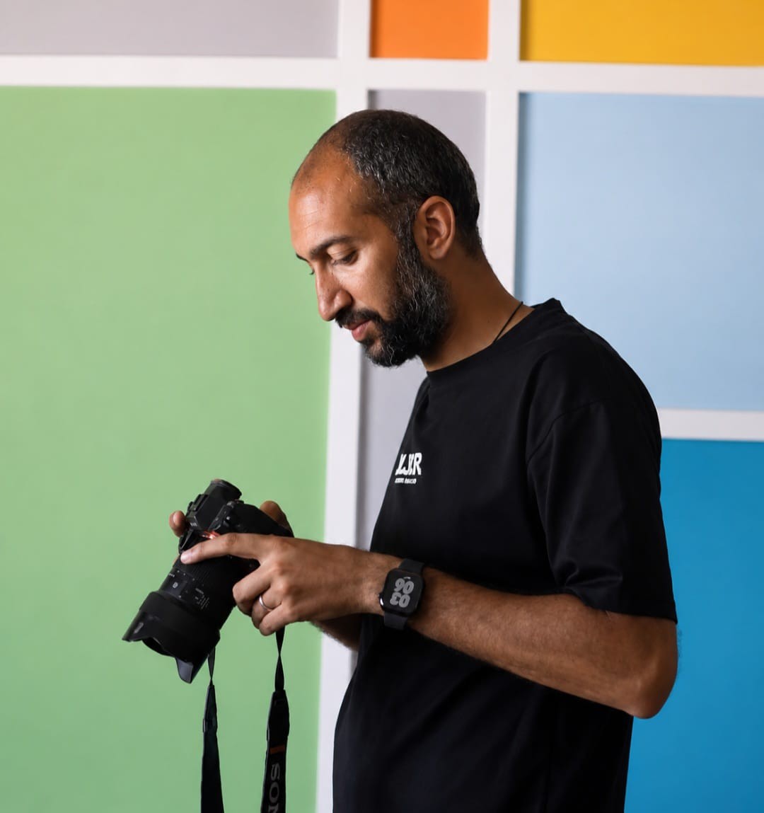 "كنت أبحث عن الحياة في نملة".. الصحفي علاء السراج يروي رحلة الاعتقال والتعذيب في سجون الاحتلال
