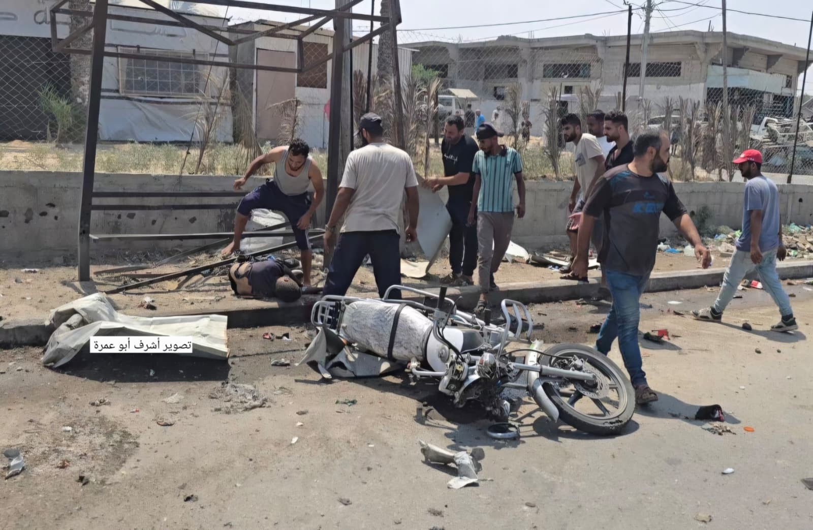 3 شهداء وجرحى باستهدافات بغزة وقصف مدفعي وعمليات نسف