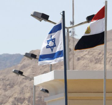 "إسرائيل" تحث مصر على إعادة سفيرها لتل أبيب 