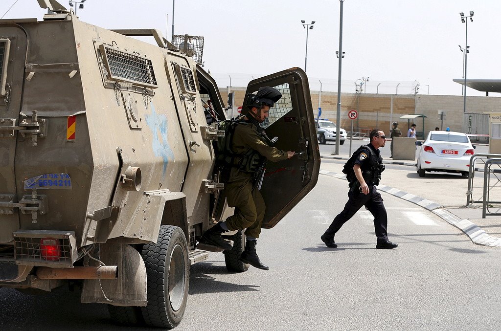  حاجز قلنديا بالقدس المحتلة