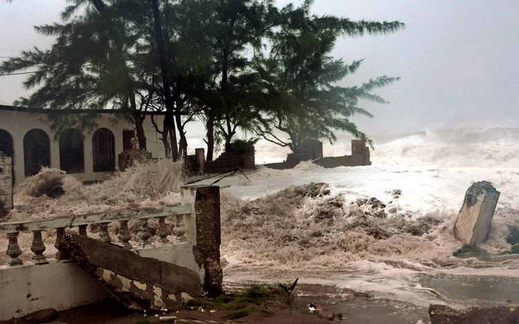 ساندي يوقع13 قتيلاً أمريكيا