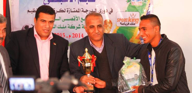 تكريم صائب أبو حشيش نجم الأسبوع السادس عشر