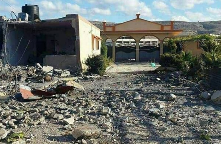 من القصف