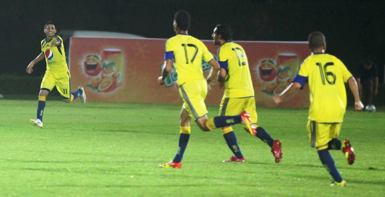 فرحة لاعبي جباليا بهدف محمود أبو النصر الرابع