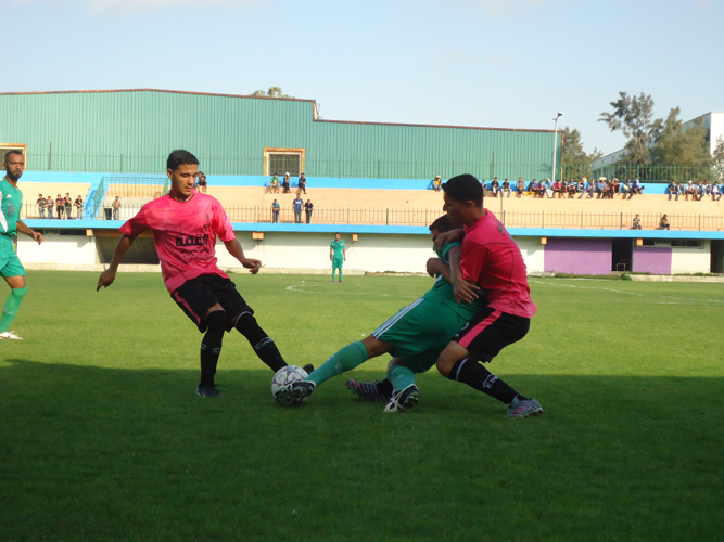 جانب من مباراة المشتل وشباب رفح