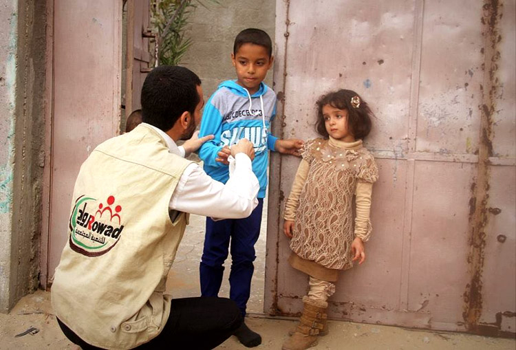"روّاد" تختتم مشروع "الأضاحي" على الفقراء