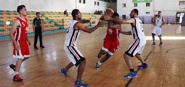 جانب من مباراة خدمات البريج وشباب المغازي