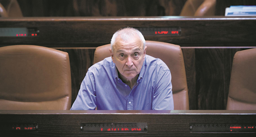  وزير الاستخبارات الاسرائيلي اسحاق اهرونوفيتش