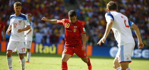 هازارد في مباراة روسيا