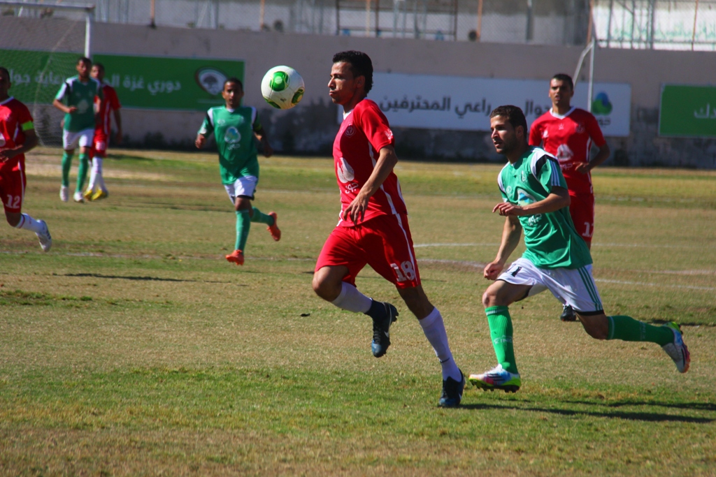 جانب من مباراة شباب خانيونس وخدمات رفح