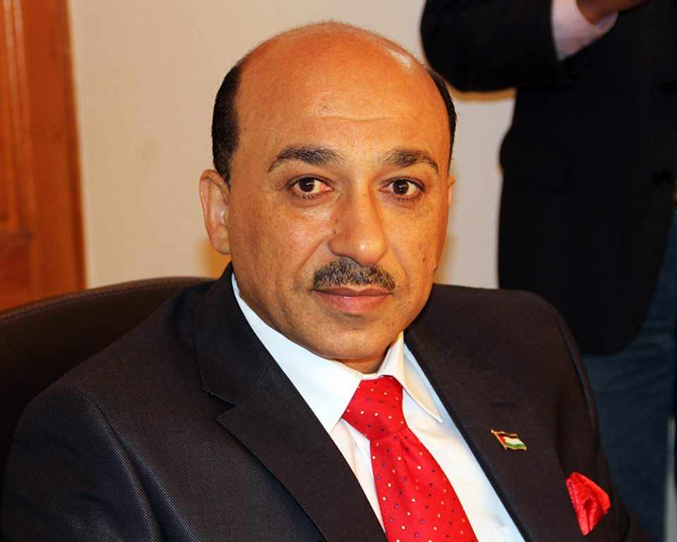 وزير الأشغال العامة والإسكان مفيد الحساينة