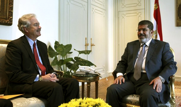 "مرسي خلال لقائه نائب وزير الخارجية الأميركي"