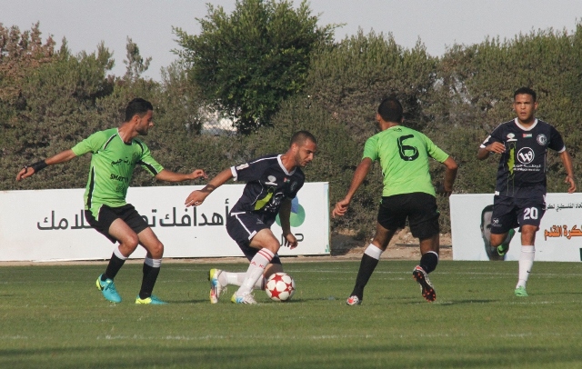 جانب من مباراة سابقة بين الطرفين