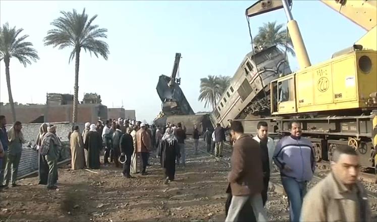 التحريات الأولية تحمل السائق مسؤولية انقلاب القطار اليوم في محافظة بني سويف
