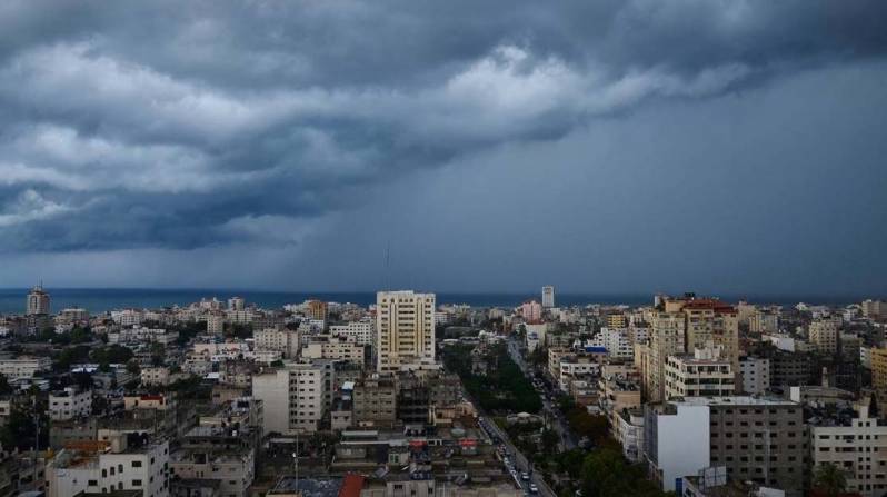 أجواء ماطرة وانخفاض على درجات الحرارة