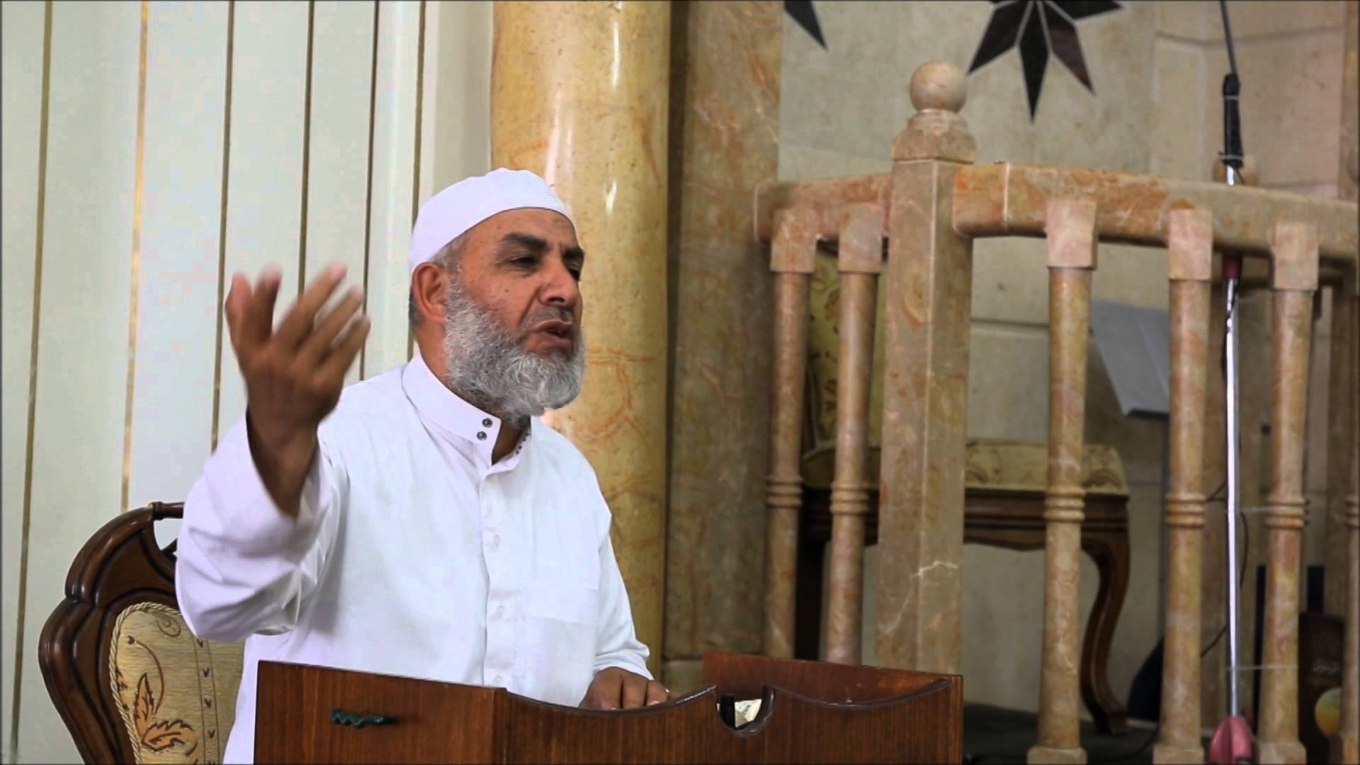  ناجح بكيرات رئيس قسم المخطوطات في المسجد الأقصى