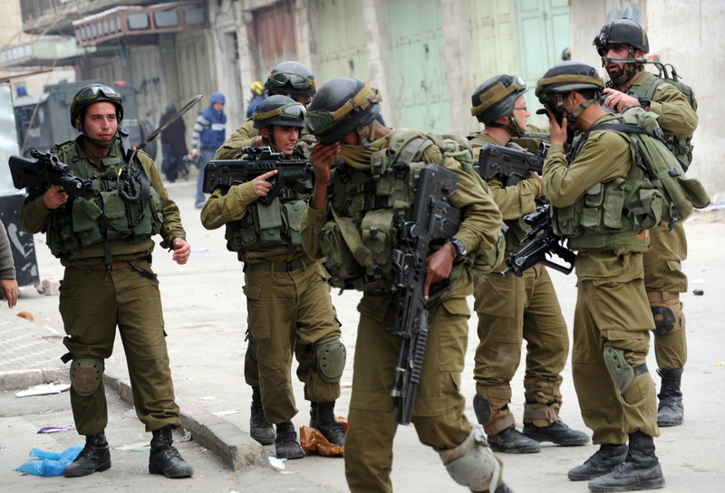 إصابة صحفي واعتقال مواطنين في بلعين