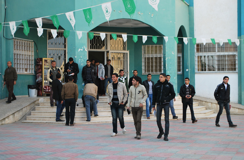  كلية العلوم والتكنولوجيا بمحافظة خانيونس 