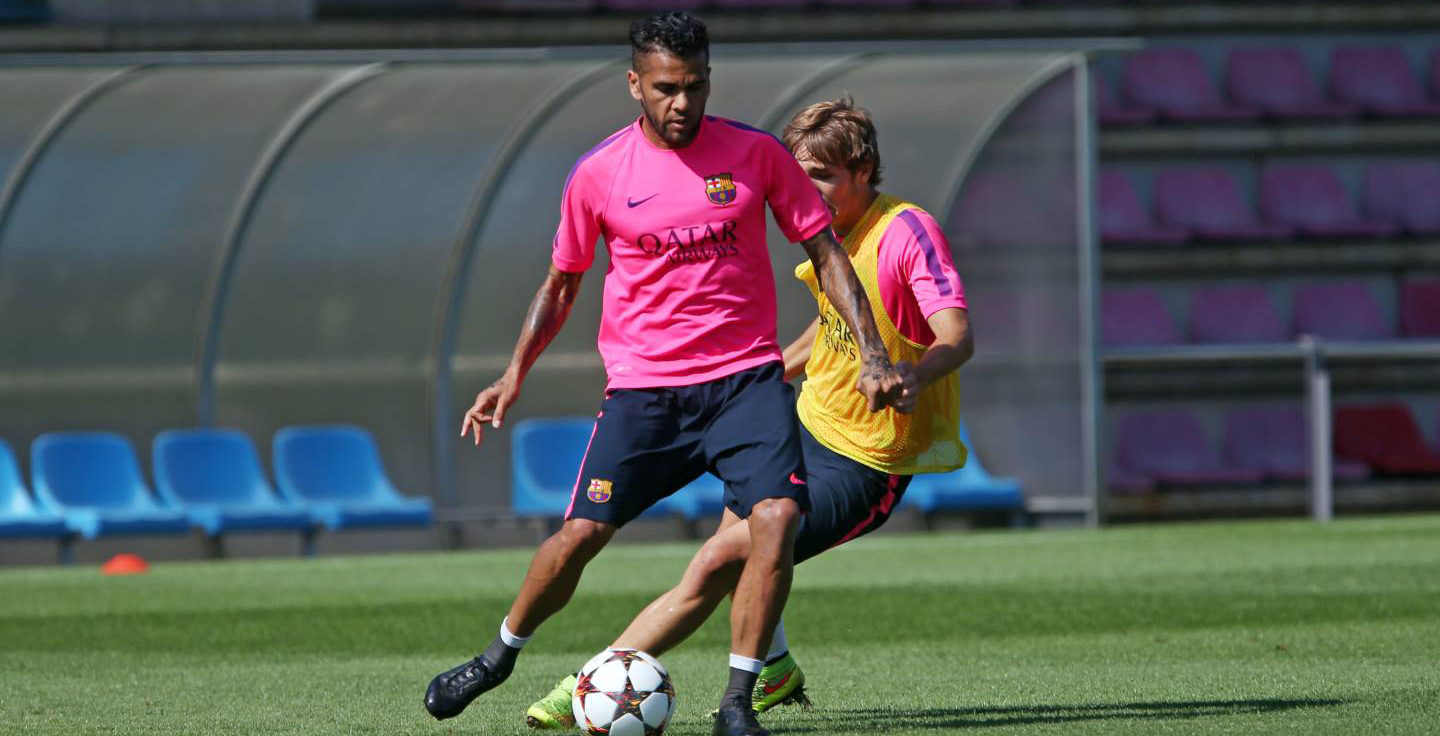 ألفيس في تدريبات برشلونة