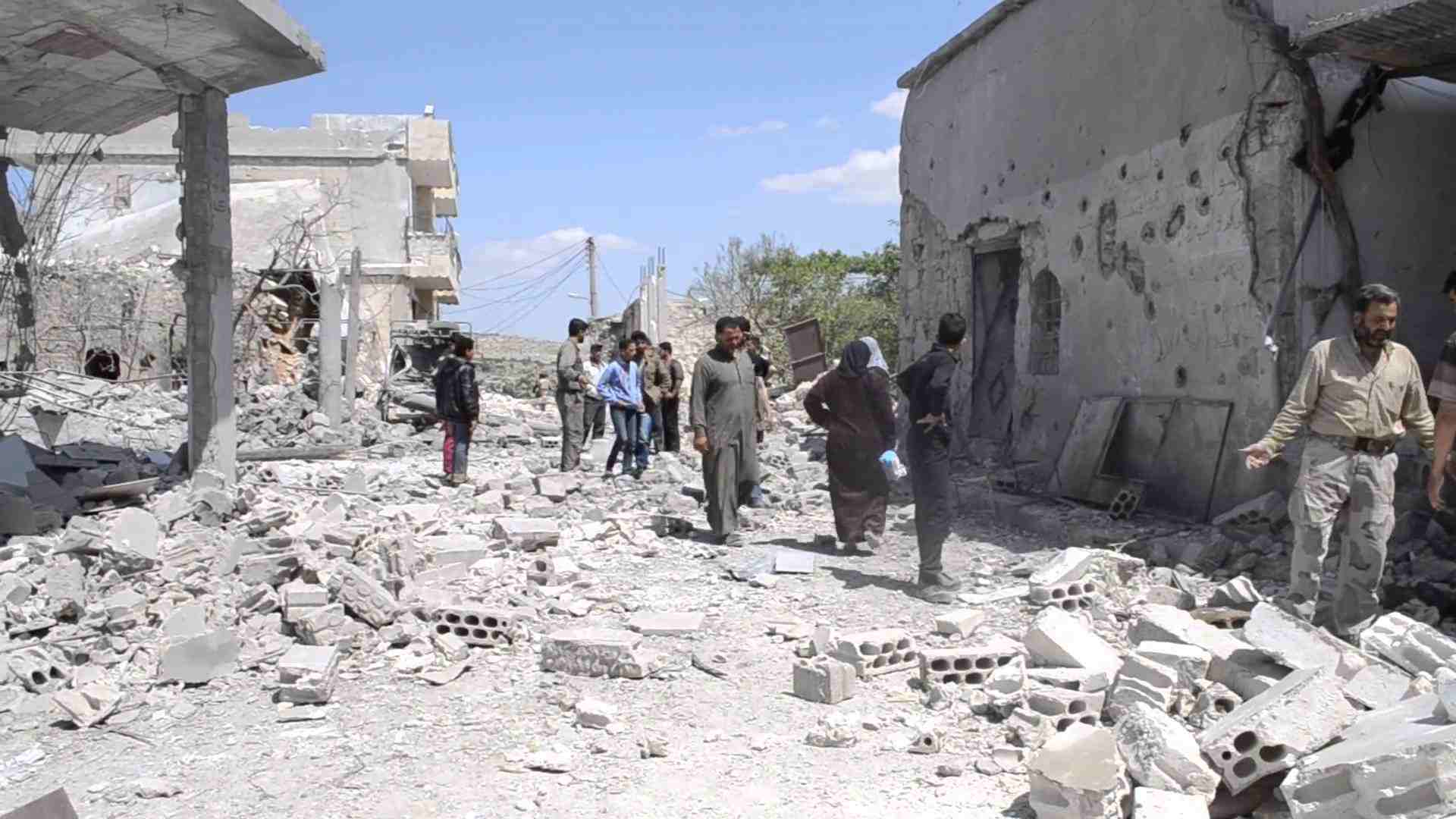 غارات روسية مكثفة والمعارضة تستعيد معقلا "للدولة"