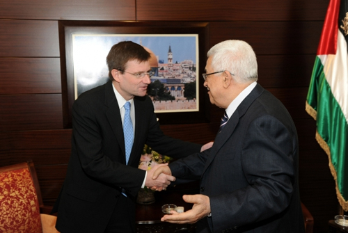 "ديفيد هيل" خلال زيارة سابقة لرام الله