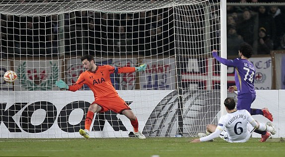 لحظة إحراز صلاح هدفه في توتنهام
