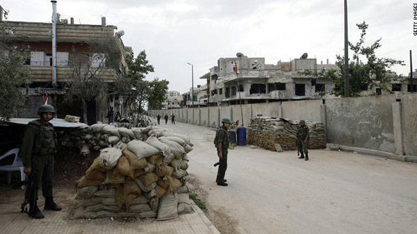 ووتش: سجون سوريا تعج بالمعتقلين