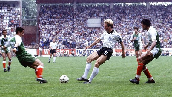 من مباراة الجزائر وألمانيا في مونديال 1982