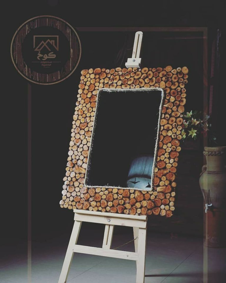 "كوخ مهند" أسس على خشب الزيت وألوان "الاكريلك"