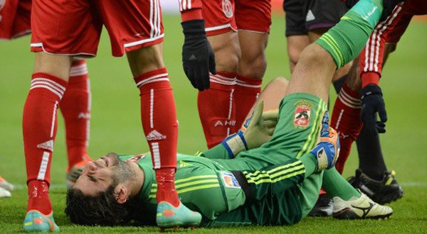 الحارس شريف إكرامي