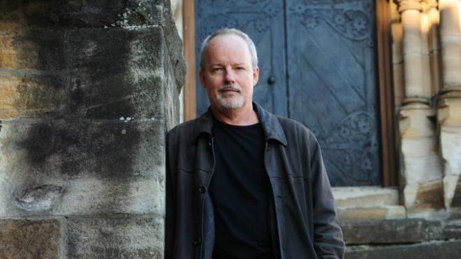 151001042004_robotham_640x360_tonymotthachetteaustralia_nocredit