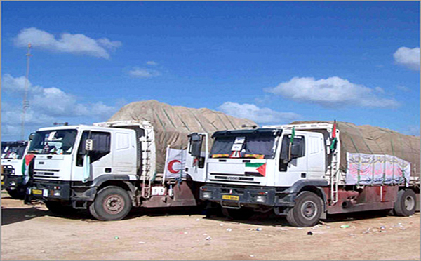 قافلة مساعدات فلسطينية (الأرشيف)