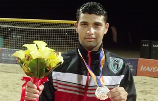 "عطية" يتوج هدافا لبطولة الشواطئ  