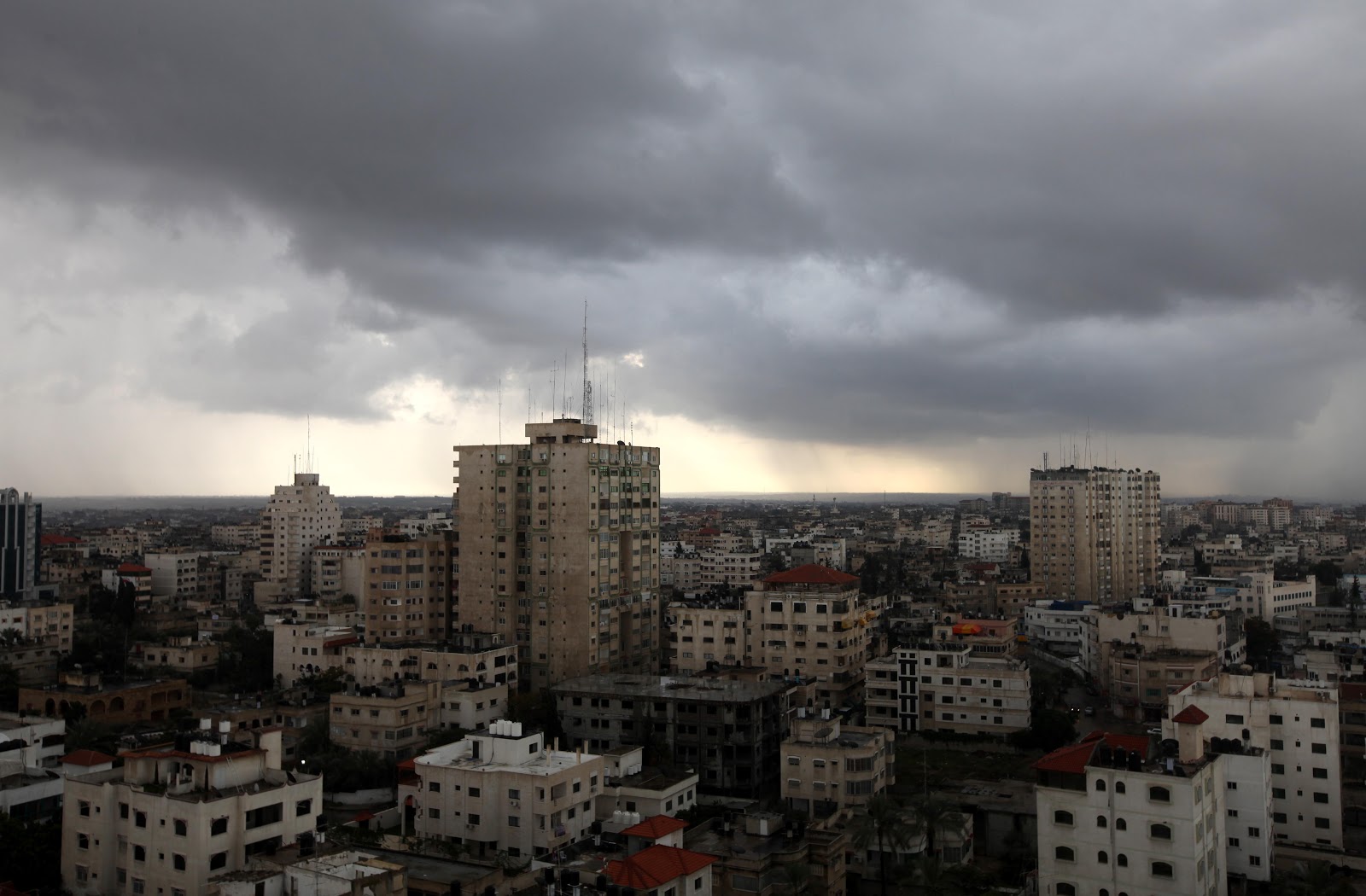 منخفض حاد يضرب فلسطين الأسبوع المقبل