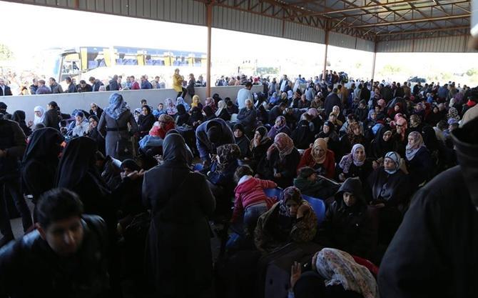 بالصور: أوضاع صعبة للحالات الإنسانية في معبر رفح