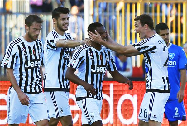 فرحة لاعبي يوفنتوس بالفوز