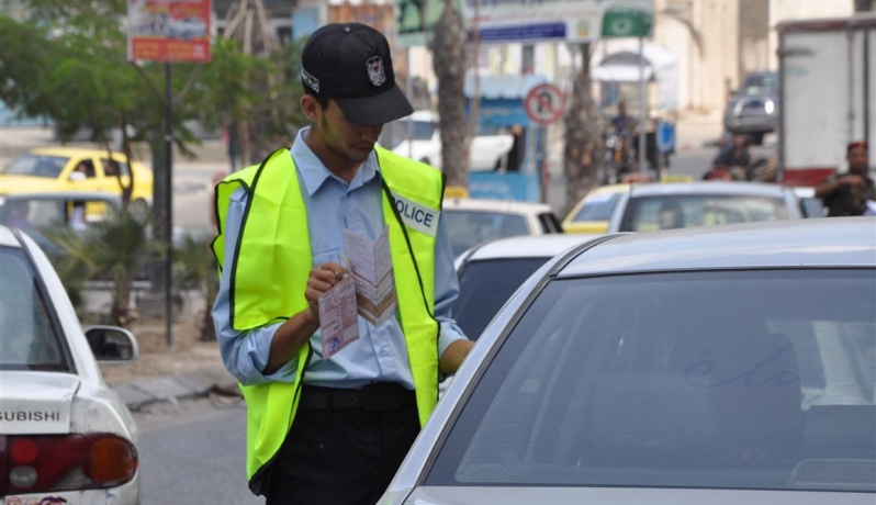 شرطي مرور في غزة