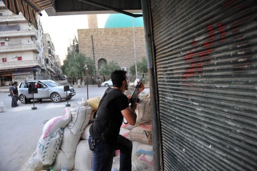 عشرات القتلى وانفجارات واشتباكات بسوريا 