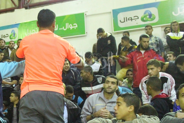 فريق القدم كلمة السر بفوز طائرة الجمعية