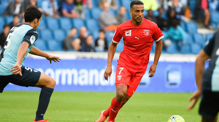 العليوي يمينا