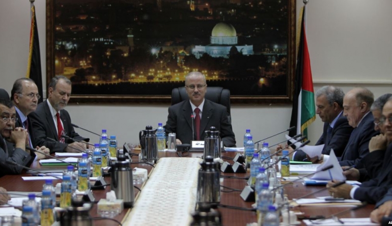 خلال اجتماع سابق لحكومة الحمد الله