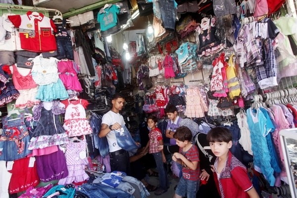 العيدية تنعش الأسواق بغزة (أرشيف)