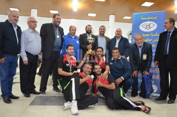 فرحة المجمع بالتتويج بسوبر تنس الطاولة